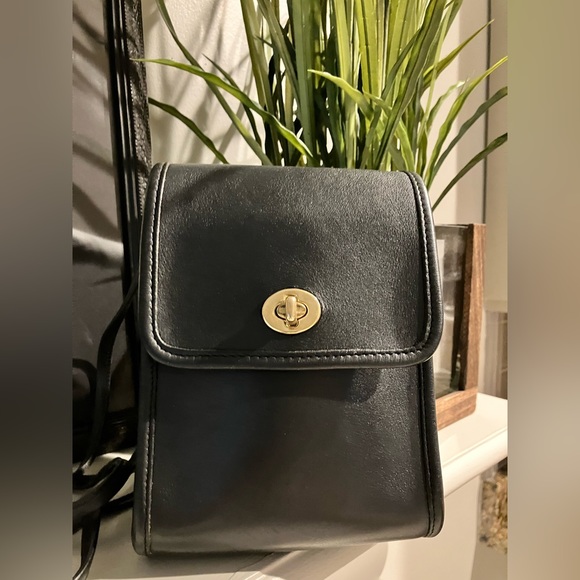 Coach Handbags - Vintage COACH Black #9893 Scooter Leather Bag